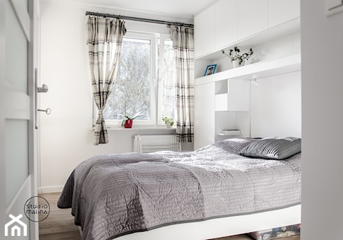 Metamorfozy - Średnia biała sypialnia, styl skandynawski - zdjęcie od Studio Malina – Architekci & Projektanci wnętrz