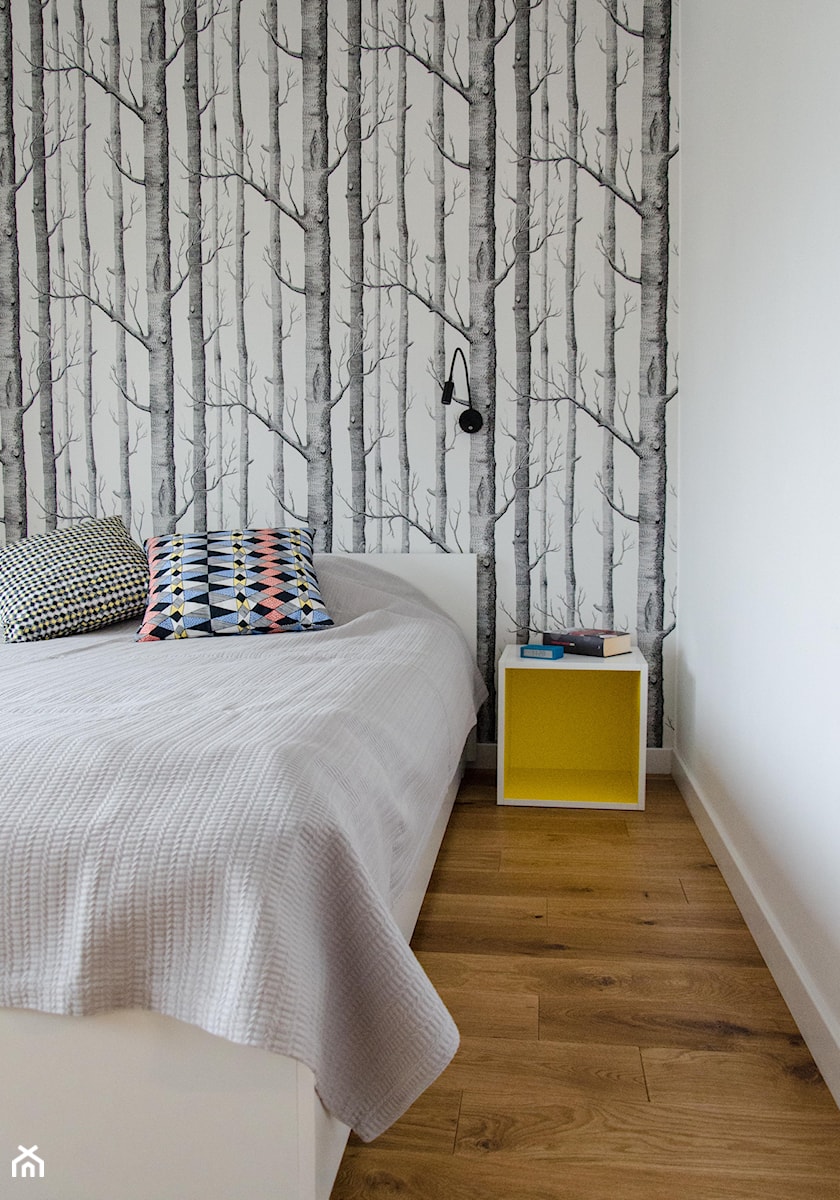 REALIZACJA | pomiędzy dwoma miastami – mieszkanie - Średnia biała sypialnia, styl skandynawski - zdjęcie od Studio Malina – Architekci & Projektanci wnętrz