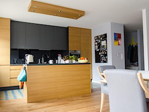 REALIZACJA | pomiędzy dwoma miastami – mieszkanie - Kuchnia, styl skandynawski - zdjęcie od Studio Malina – Architekci & Projektanci wnętrz