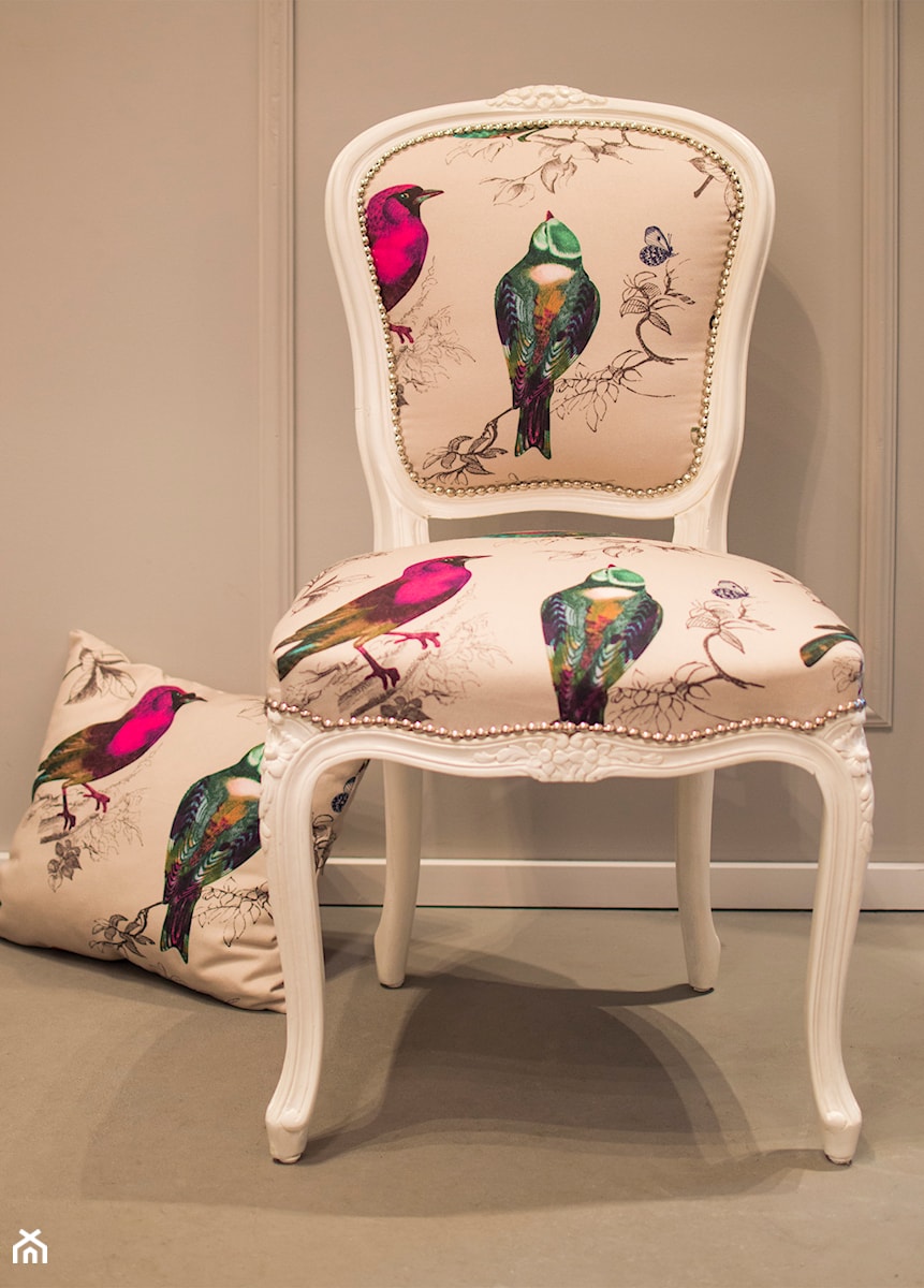 Krzesło Ludwik w tkaninie Ptaki - zdjęcie od Juicy Colors