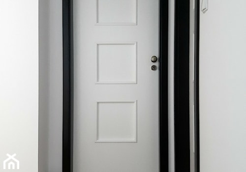 Drzwi z czarnymi ościeżnicami - zdjęcie od Martyna Szulist