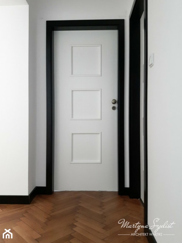 Drzwi z czarnymi ościeżnicami - zdjęcie od Martyna Szulist