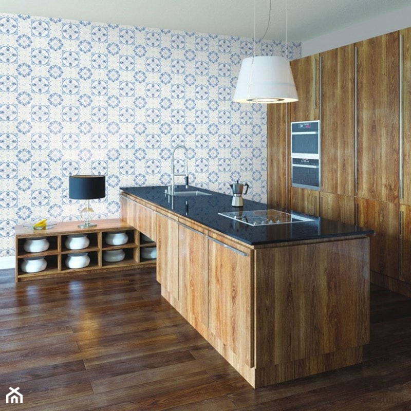 Inspiracje: Tapeta w kuchni - Duża otwarta z salonem z kamiennym blatem z zabudowaną lodówką kuchnia jednorzędowa z wyspą lub półwyspem, styl nowoczesny - zdjęcie od Small world of design
