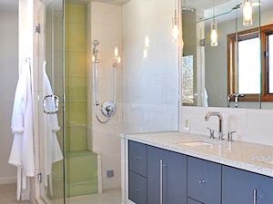 Styl we wnętrzu: Szklana ściana w łazience - Łazienka, styl tradycyjny - zdjęcie od Small world of design