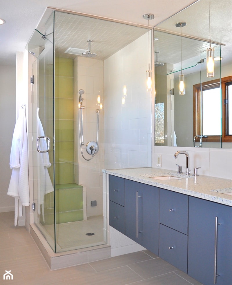 Styl we wnętrzu: Szklana ściana w łazience - Łazienka, styl tradycyjny - zdjęcie od Small world of design
