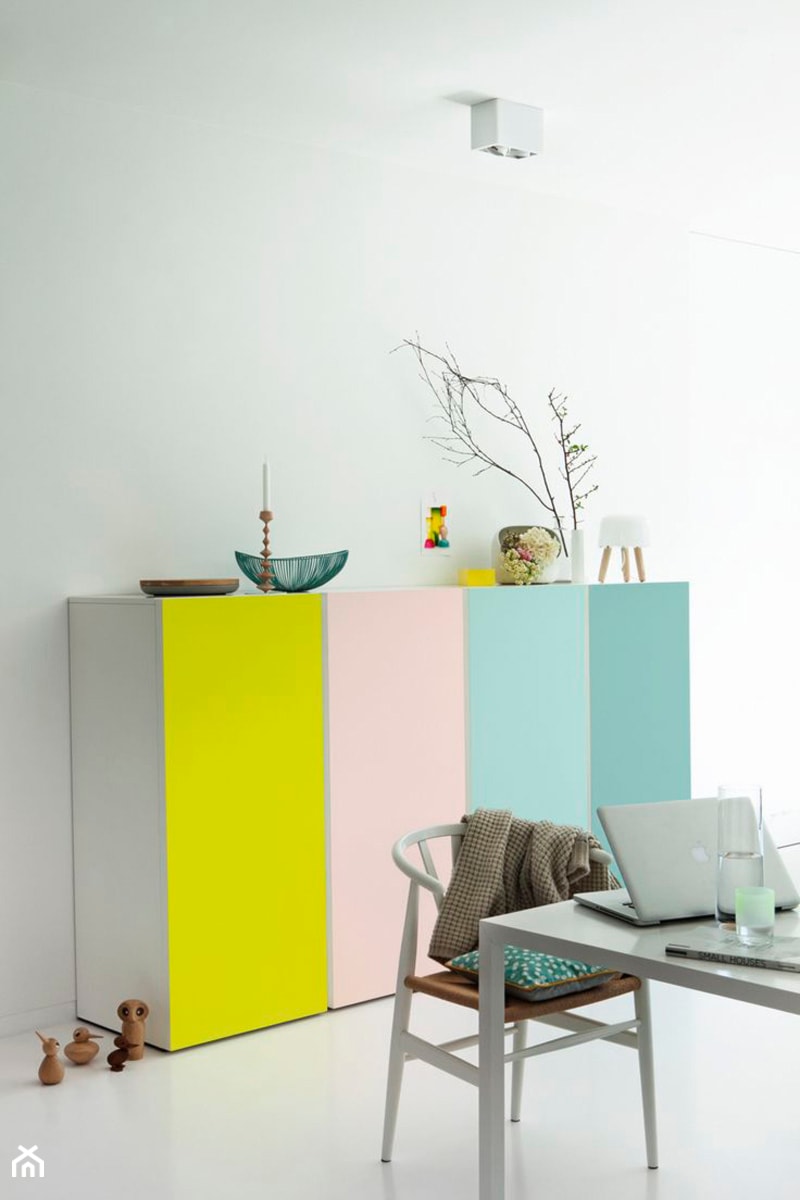 Kolor i deseń: Kolor miesiąca - intensywny żółty - Salon, styl nowoczesny - zdjęcie od Small world of design