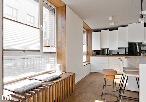 Wnętrza: Przytulny loft w skandynawskim stylu - Średnia szara jadalnia w kuchni - zdjęcie od Small world of design