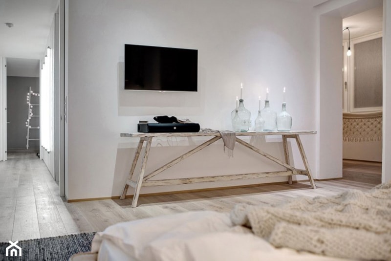 Wnętrza: Biały apartament - Sypialnia, styl nowoczesny - zdjęcie od Small world of design