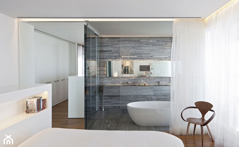 Styl we wnętrzu: Szklana ściana w łazience - Łazienka, styl nowoczesny - zdjęcie od Small world of design
