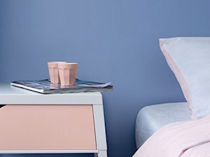 Kolor i deseń: Rose Quartz i Serenity - kolory roku 2016 - Sypialnia, styl skandynawski - zdjęcie od Small world of design