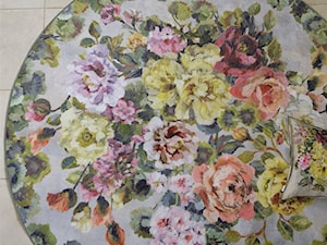 Dywan ręcznie tkany Designers Guild Grandiflora Rose Epice - zdjęcie od PODPIERZYNĄ
