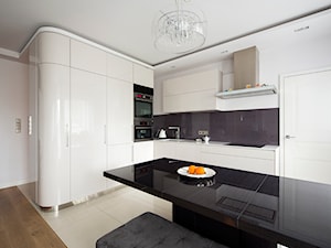 Apartament na warszawskim Wilanowie - Kuchnia, styl nowoczesny - zdjęcie od Sikorski_Supreme_Furniture