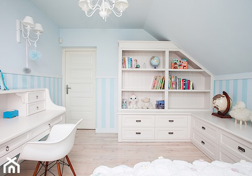 pokój księżniczki - Średni niebieski pokój dziecka dla dziecka dla dziewczynki, styl tradycyjny - zdjęcie od Małgorzata Kamińska Projektant wnętrz