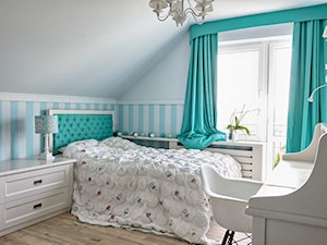 pokój księżniczki - Średni biały miętowy pokój dziecka dla nastolatka dla dziewczynki, styl tradycyjny - zdjęcie od Małgorzata Kamińska Projektant wnętrz