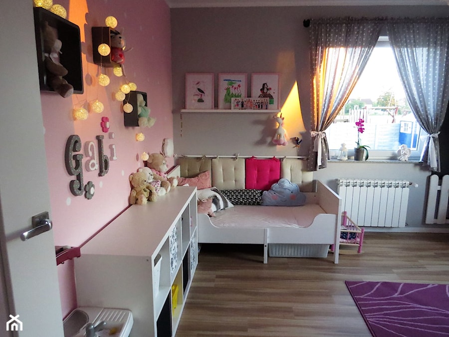 #pokojdziecka - Średni różowy szary pokój dziecka dla dziecka dla dziewczynki - zdjęcie od Renata Kuźma