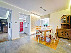 Dom z widokiem na antyki - Duża szara jadalnia jako osobne pomieszczenie, styl nowoczesny - zdjęcie od MooKoo Design