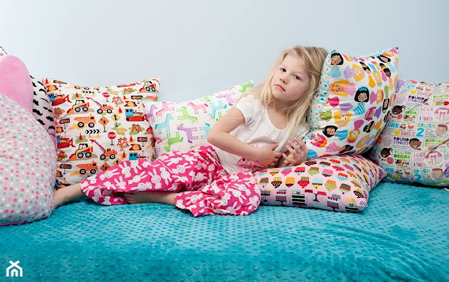 Kolorowe poduszki do pokoju dziecka - zdjęcie od Craftoholic Shop
