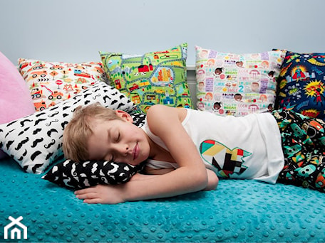 Aranżacje wnętrz - Pokój dziecka: Kolorowe poduszki do pokoju dziecka - Craftoholic Shop. Przeglądaj, dodawaj i zapisuj najlepsze zdjęcia, pomysły i inspiracje designerskie. W bazie mamy już prawie milion fotografii!