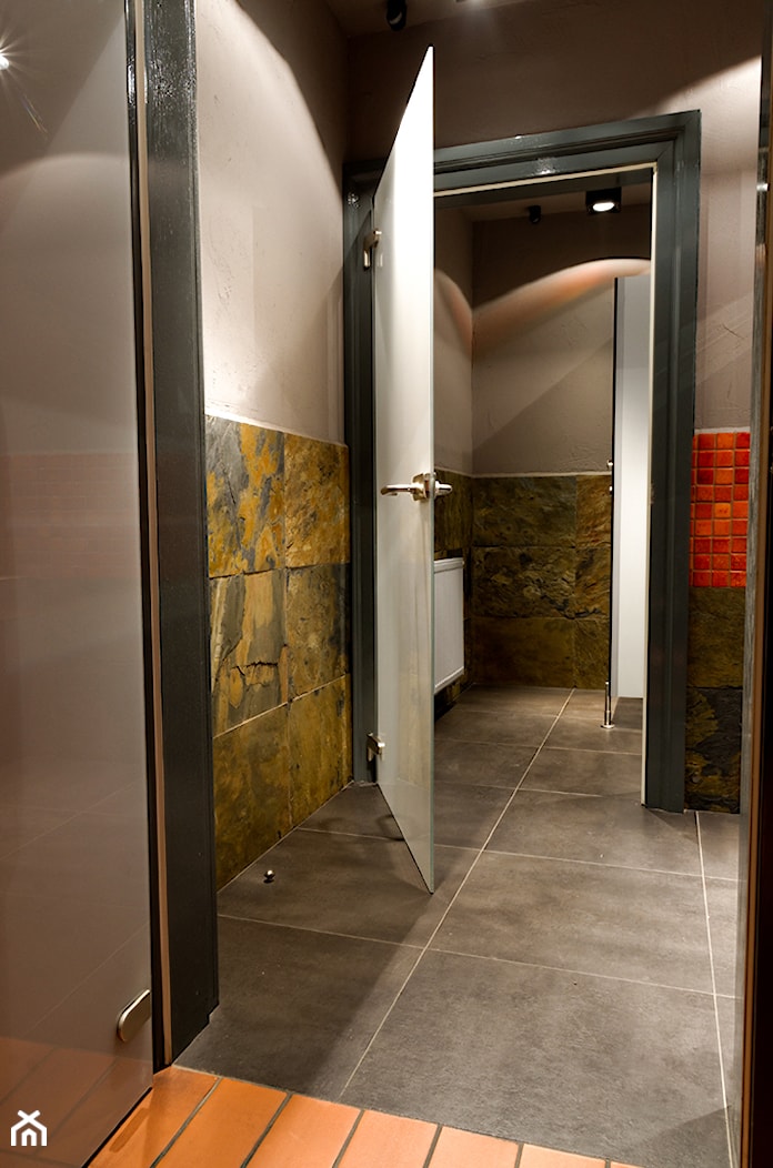 Kamień w industrialnej toalecie - zdjęcie od Klink.pl Kamień Naturalny - Homebook