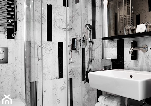 Płytki Carrara do nowoczesnych łazienek – praktyczna dekoracja - zdjęcie od Klink.pl Kamień Naturalny