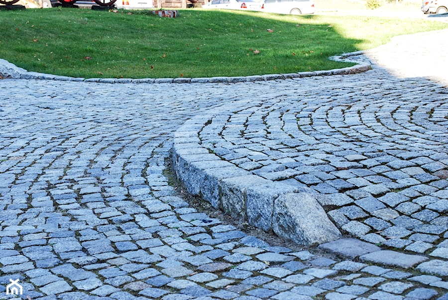 Wsparcie dla roślinności przydomowej - zdjęcie od Klink.pl Kamień Naturalny