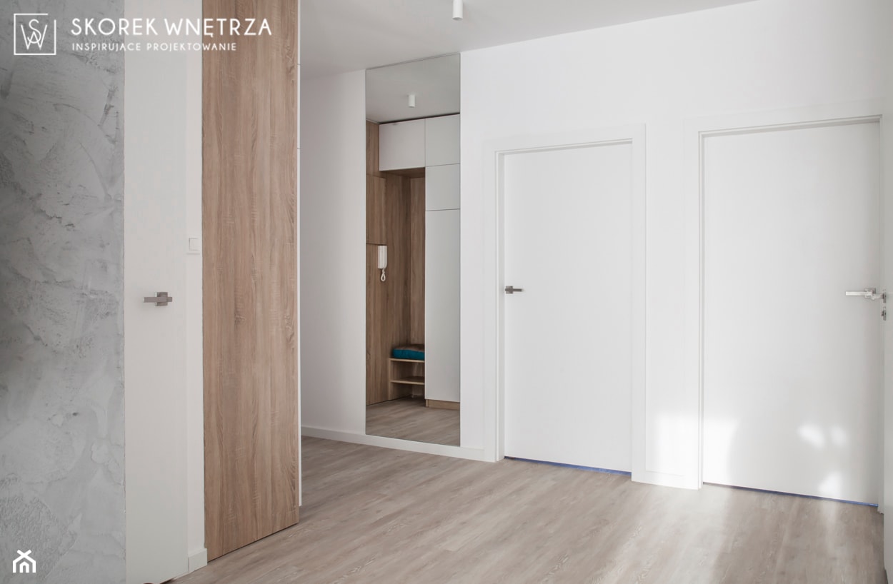 Projekt mieszkania 70m2, Łódź - Średni szary hol / przedpokój, styl minimalistyczny - zdjęcie od SKOREK WNĘTRZA - Homebook