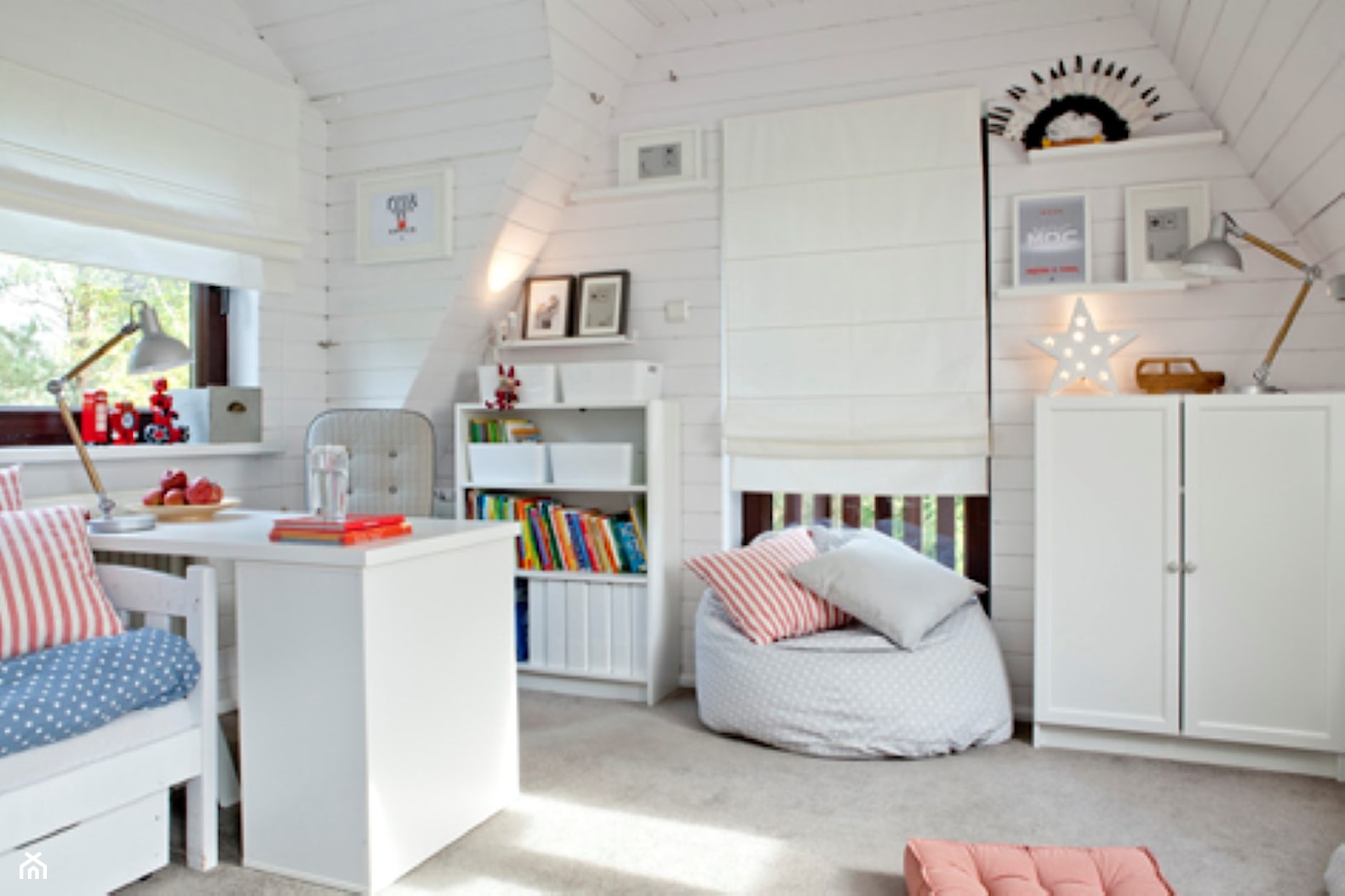 Pokój dla chłopca w skandynawskim stylu - zdjęcie od Dekoria.pl - Homebook
