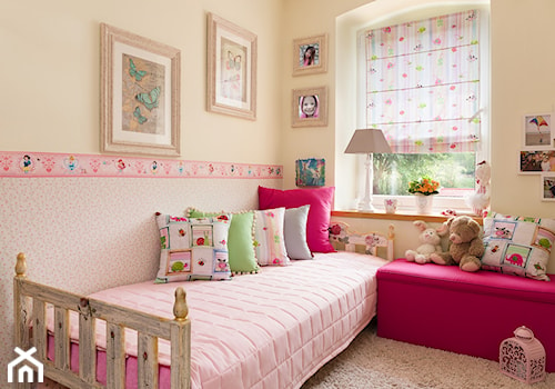 Pokój dla dziewczynki w różu- kolekcja tkanin Apanona - zdjęcie od Dekoria.pl
