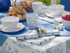 Mała niebieska jadalnia jako osobne pomieszczenie - zdjęcie od Dekoria.pl