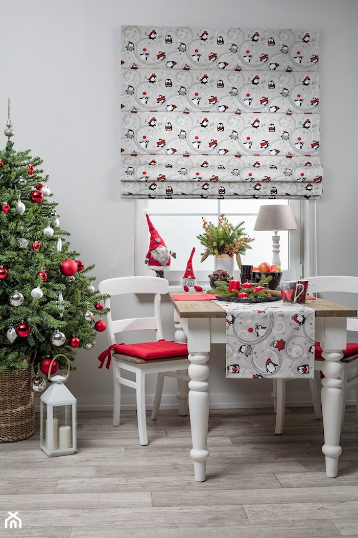 roleta rzymska z kolekcji tkanin christmas, stół, krzesło, bieżnik, lampion, lampa, świeta, świąteczne dekoracje - zdjęcie od Dekoria.pl - Homebook