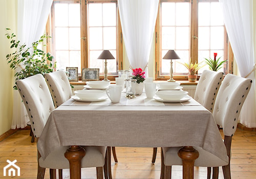 Mała żółta jadalnia jako osobne pomieszczenie, styl tradycyjny - zdjęcie od Dekoria.pl