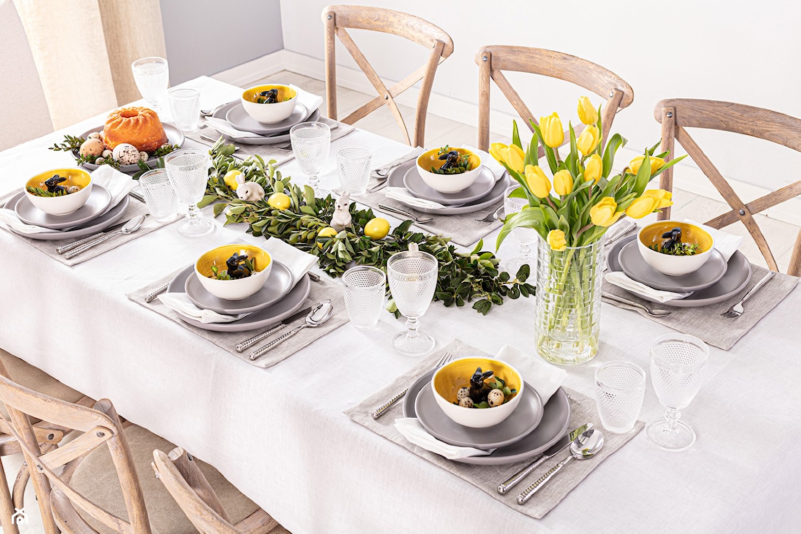 Wielkanocne dekoracje stołu - zdjęcie od Dekoria.pl - Homebook