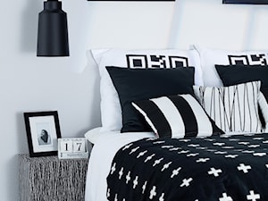 Sypialnia w stylu skandynawskim czarno-biała kolorystyka - zdjęcie od Dekoria.pl