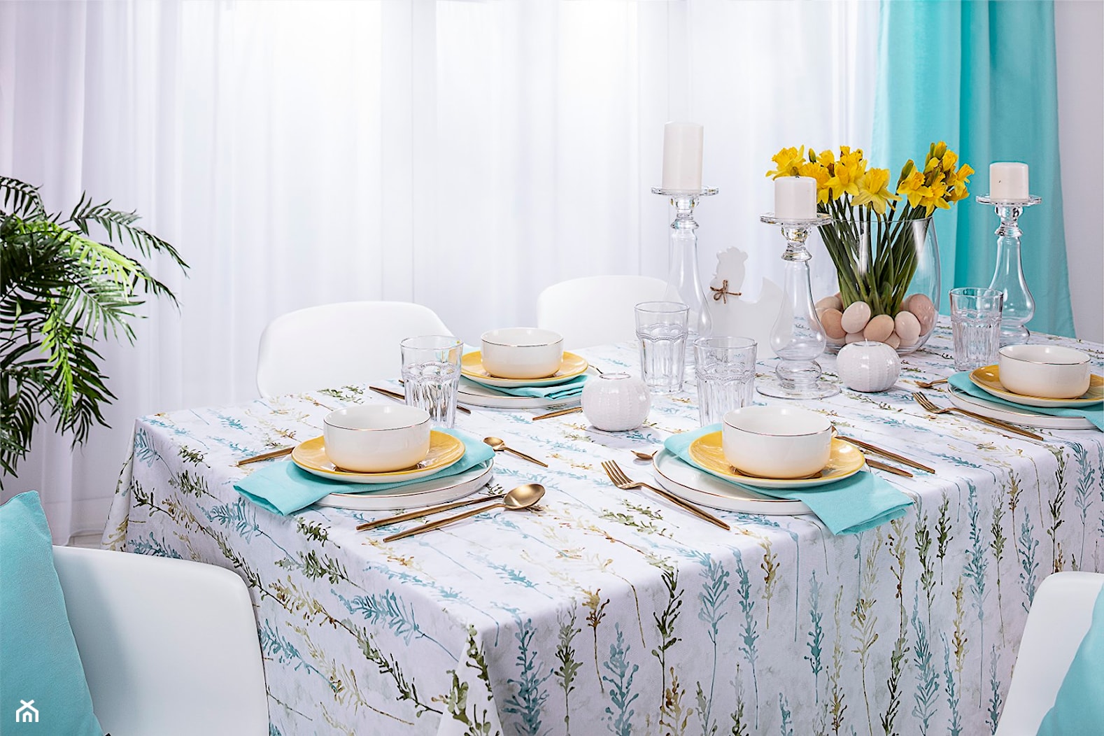 Wielkanocny stół w wiosennej stylizacji - zdjęcie od Dekoria.pl - Homebook
