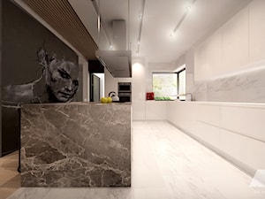 Dom w nowoczesnym stylu - Duża otwarta z salonem z kamiennym blatem czarna z zabudowaną lodówką kuchnia w kształcie litery l z wyspą lub półwyspem z oknem z marmurem nad blatem kuchennym z marmurową podłogą, styl nowoczesny - zdjęcie od MKdesigner
