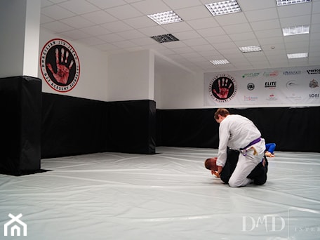 Aranżacje wnętrz - Wnętrza publiczne: Brazylijskie jiu-jitsu BJJ Zgorzelec - DMD Interiør. Przeglądaj, dodawaj i zapisuj najlepsze zdjęcia, pomysły i inspiracje designerskie. W bazie mamy już prawie milion fotografii!