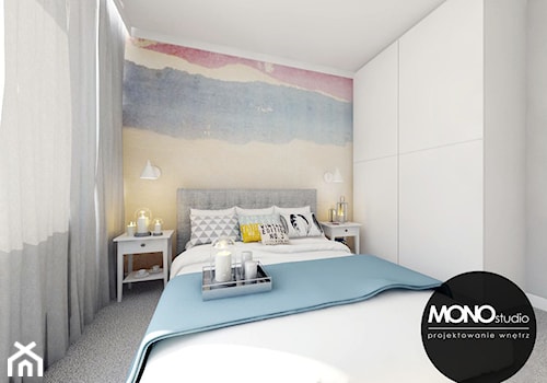 ​Przytulna sypialnia z wykorzystaniem tapety w kolorze jako główny element dekoracyjny - zdjęcie od MONOstudio