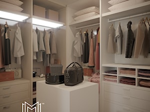 Pastelowa elegancja - Mała otwarta garderoba oddzielne pomieszczenie, styl glamour - zdjęcie od Idea by Mag.