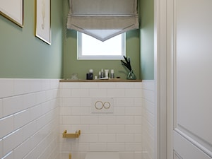 Z nutą pistacji - Mała łazienka z oknem, styl vintage - zdjęcie od Idea by Mag.