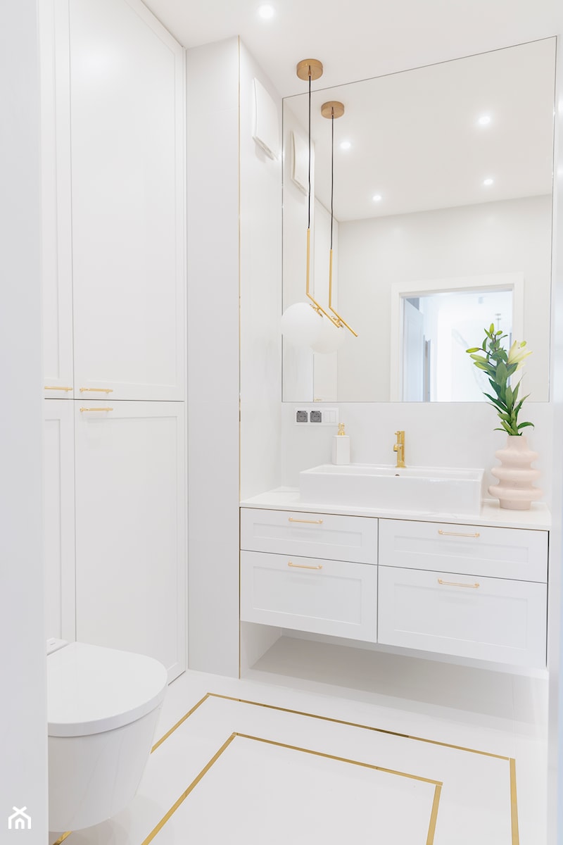 Modern classic - elegancja w nowoczesnym wydaniu - Mała z lustrem łazienka, styl nowoczesny - zdjęcie od Idea by Mag.