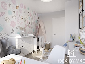 Nadmorskie klimaty - Średni biały szary pokój dziecka dla niemowlaka dla chłopca dla dziewczynki, styl skandynawski - zdjęcie od Idea by Mag.