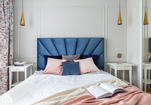 Realizacja projektu ,,Pastelowa elegancja" - Średnia biała szara sypialnia, styl tradycyjny - zdjęcie od Idea by Mag.