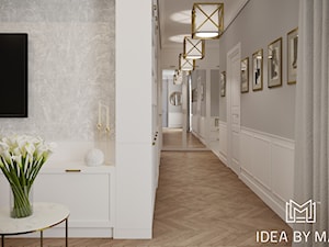 Pastelowa elegancja - Średni biały szary hol / przedpokój, styl glamour - zdjęcie od Idea by Mag.