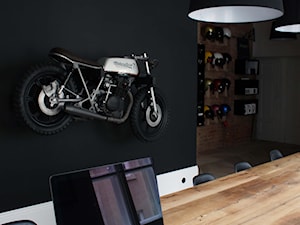 Showroom Motocultura7 - Wnętrza publiczne, styl nowoczesny - zdjęcie od DEKA DESIGN