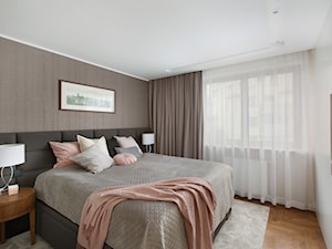 Odświeżona klasyka. - Średnia biała szara sypialnia, styl tradycyjny - zdjęcie od DEKA DESIGN