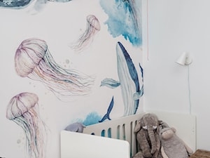 Długa Grobla. - Mały biały pokój dziecka dla dziecka dla dziewczynki, styl skandynawski - zdjęcie od DEKA DESIGN