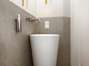 Łazienka z umywalką wonostojącą - zdjęcie od Klaudia Tworo Projektowanie Wnętrz