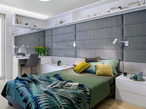 Żoliborz Artystyczny - Średnia biała szara z panelami tapicerowanymi sypialnia, styl nowoczesny - zdjęcie od Klaudia Tworo Projektowanie Wnętrz