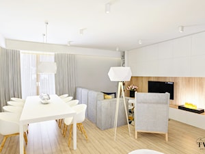 Dom Domiechowice - Mały biały salon z jadalnią z tarasem / balkonem z bibiloteczką - zdjęcie od Klaudia Tworo Projektowanie Wnętrz