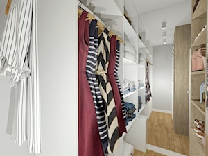 Dom Warszwa - Mała otwarta garderoba oddzielne pomieszczenie - zdjęcie od Klaudia Tworo Projektowanie Wnętrz